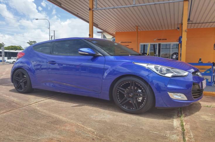HYUNDAI VELOSTER SHADOW SATIN BLACK
